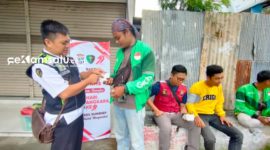 ANTUSIAS. Salah satu warga mendatangi lokasi pemeriksaan kesehatan gratis yang dilakukan oleh Polres Sumenep (dok. Redaksi Rekam Satu)