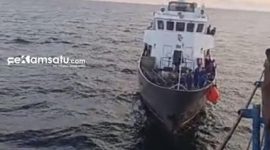 TEGANG: Detik detik awak kapal KM Sabuk Nusantara 91 melakukan pencarian terhadap korban yang melompat ke laut lepas di perairan Ra'as (dok. Redaksi Rekam Satu)