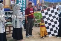 MERIAH: JJS IKBAD dalam rangka HIDAR ke-57 resmi dibuka oleh Ketua Yayasan di Madrasah Darul Ulum Lenteng Barat (dok. Istimewa/Redaksi Rekam Satu)