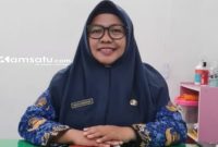 PROFIL: Kepala Dinkes P2KB Sumenep drg. Ellya Fardasyah berada di ruang kerjanya (dok. Istimewa/Redaksi Rekam Satu)