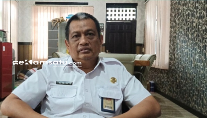 PROFIL: Kepala Dinas PUTR Sumenep Ery Susanto berada di ruang kerjanya (dok. Istimewa/Redaksi Rekam Satu)