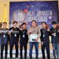 PROFIL: Pengurus LPM Retorika foto bersama dengan salah satu pemateri dalam kegiatan DJTL 2025 di Aula kampus STKIP PGRI Sumenep (dok. Redaksi Rekam Satu)