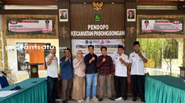 PROFIL:  Akhmad Suhalis (tiga dari kanan) foto bersama usai resmi terpilih sebagai ketua Forum Komunikasi BUMDes Pasongsongan (dok: Redaksi Rekam Satu)