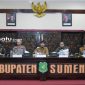 PROFIL: Bupati Sumenep memimpin rapat penetapan TIHT 2025 di gedung rapat Pemkab Sumenep (dok. Istimewa/Redaksi Rekam Satu)
