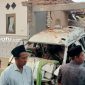 PROFIL: Warga sekitar berkumpul usai kejadian mobil meledak di Kecamatan Ambunten (dok: Istimewa/Redaksi Rekam Satu)