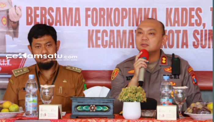 PROFIL: Kapolres Sumenep AKBP Rivanda (kanan) memimpin pertemuan dengan Forkopimka di Kecamatan Kota Sumenep (dok/istimewa/Redaksi Rekam Satu)