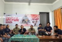 SOLID: Anggota DPC PWRI Sumenep kompak melaksanakan Raker 2025 di Grand Whiz Hotel (dok: Redaksi Rekam Satu)