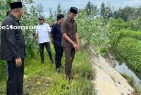 PROFIL: Tim Pansus Tambak Udang DPRD Sumenep melakukan Sidak ke berbagai lokasi tambak udang (dok: istimewa/Redaksi Rekam Satu)
