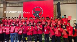 KOMPAK: Anggota DPC PDIP melakukan foto bersama usai Konfercab di Surabaya (dok: istimewa/Redaksi Rekam Satu)