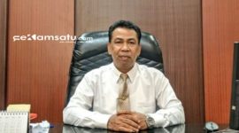 PROFIL: Kepala DPMD Sumenep Anwar Syahroni berada di ruang kerjanya (dok: istimewa/Redaksi Rekam Satu)