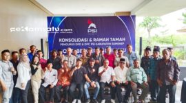 SOLID: Pengurus PSI Sumenep foto bersama usai kegiatan konsolidasi di hotel Myze Sumenep (dok: istimewa/Redaksi Rekam Satu)