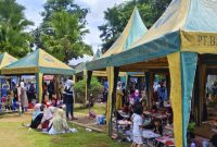 ACARA. Sejumlah siswa TK mengikuti lomba mewarnai tingkat TK/RA se-Kabupaten Sumenep yang digelar dengan dukungan IGTKI dan Paguyuban UMKM Tajamara. (Istimewa for MaduraPost)