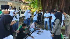 ANTUSIAS: Para pelajaran tampak terlihat sangat bersemangat mengikuti kegiatan Madura Batik Fest 2026 di endopo Agung Keraton Sumenep (dok: istimewa/Redaksi Rekam Satu)