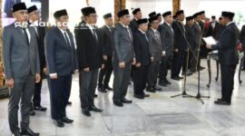 BERWIBAWA: Bupati Sumenep Achmad Fauzi Wongsojudo melantik 25 Pejabat Administrator di Keraton Pendopo Agung Sumenep (dok: istimewa/Redaksi Rekam Satu)