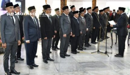 BERWIBAWA: Bupati Sumenep Achmad Fauzi Wongsojudo melantik 25 Pejabat Administrator di Keraton Pendopo Agung Sumenep (dok: istimewa/Redaksi Rekam Satu)