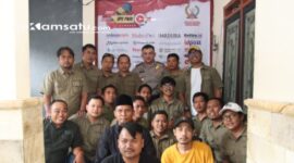 KOMPAK: Kapolresta Sumenep Kombes Pol. Ariek Indra Sentanu (tengah) foto bersama dengan pengurus DPC PWRI Sumenep (dok: Redaksi Rekam Satu)